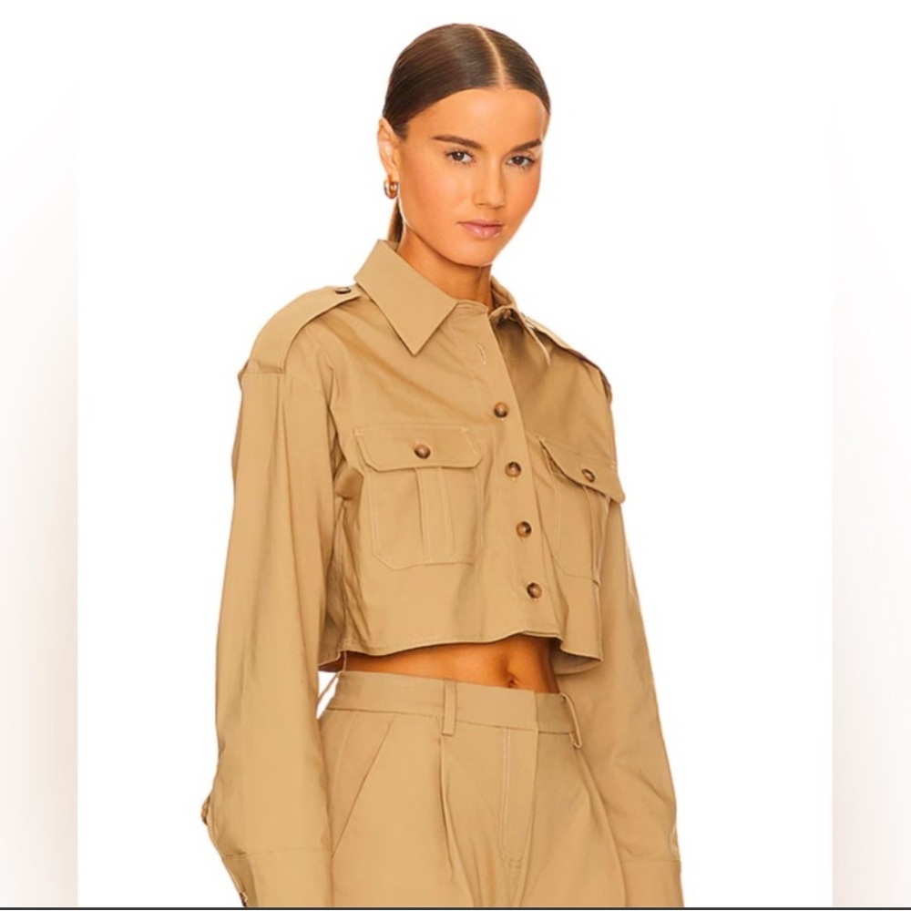 L'Academie / Revolve Marianna Selia
Cropped Cargo Shirt .